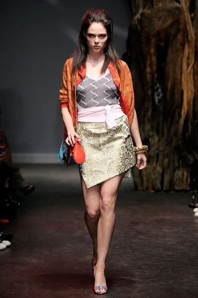 Look 4
